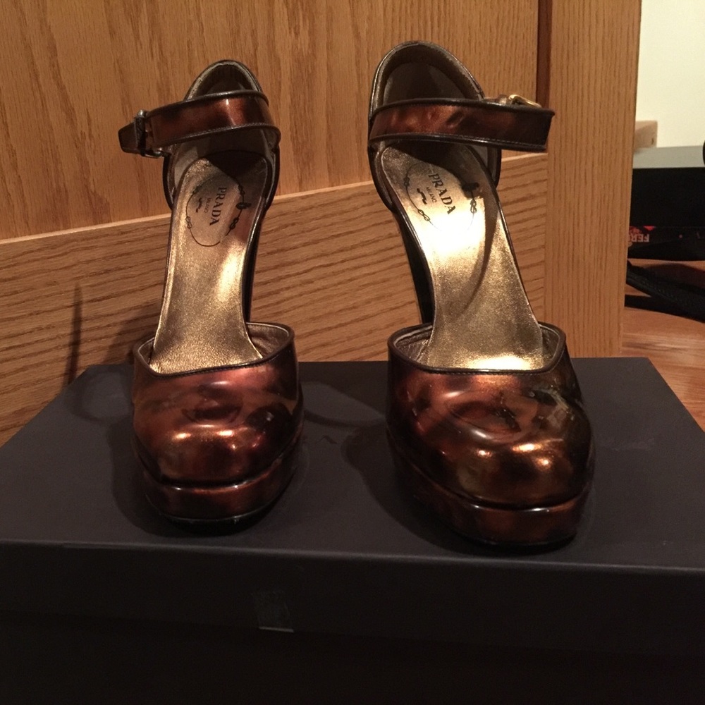 RARE Prada Tartaruga platform heels EUC. 37.5